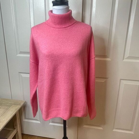 Vince Camuto Cozy Turtleneck Sweater Pink Size Medium - Picture 9 of 9